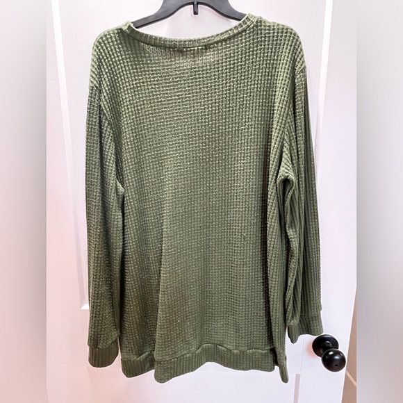 Waffle knit green top - Picture 2 of 2